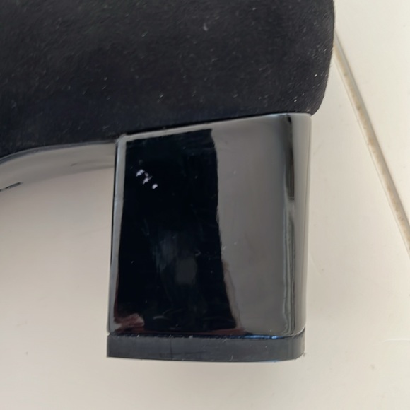 Bandolino Black Suede Shoes with Patent Block Heel, 6.5 - Picture 10 of 10